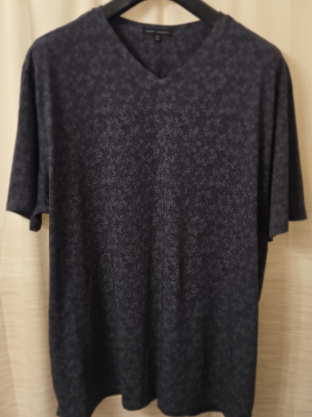 Robert Barakett Men's Dark Gray Floral Abbott V-Neck Short Sleeve Shirt